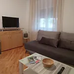 Luce Apartment *